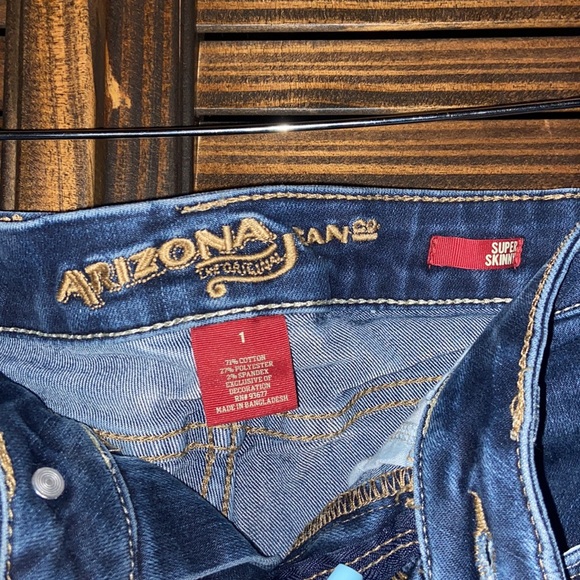 Arizona Ripped Jeans - Picture 3 of 3